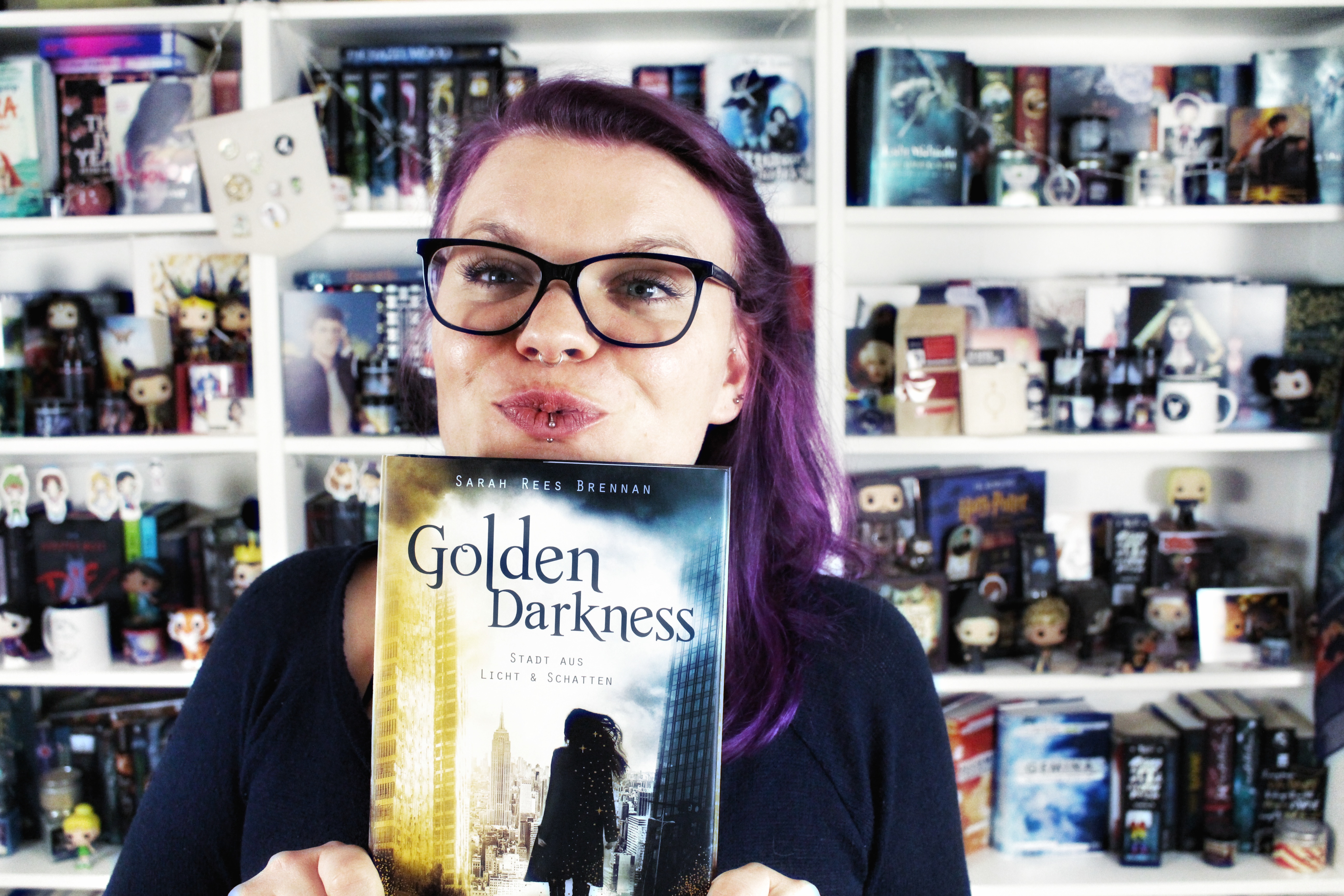 Rezension | Golden Darkness von Sarah Rees Brennan