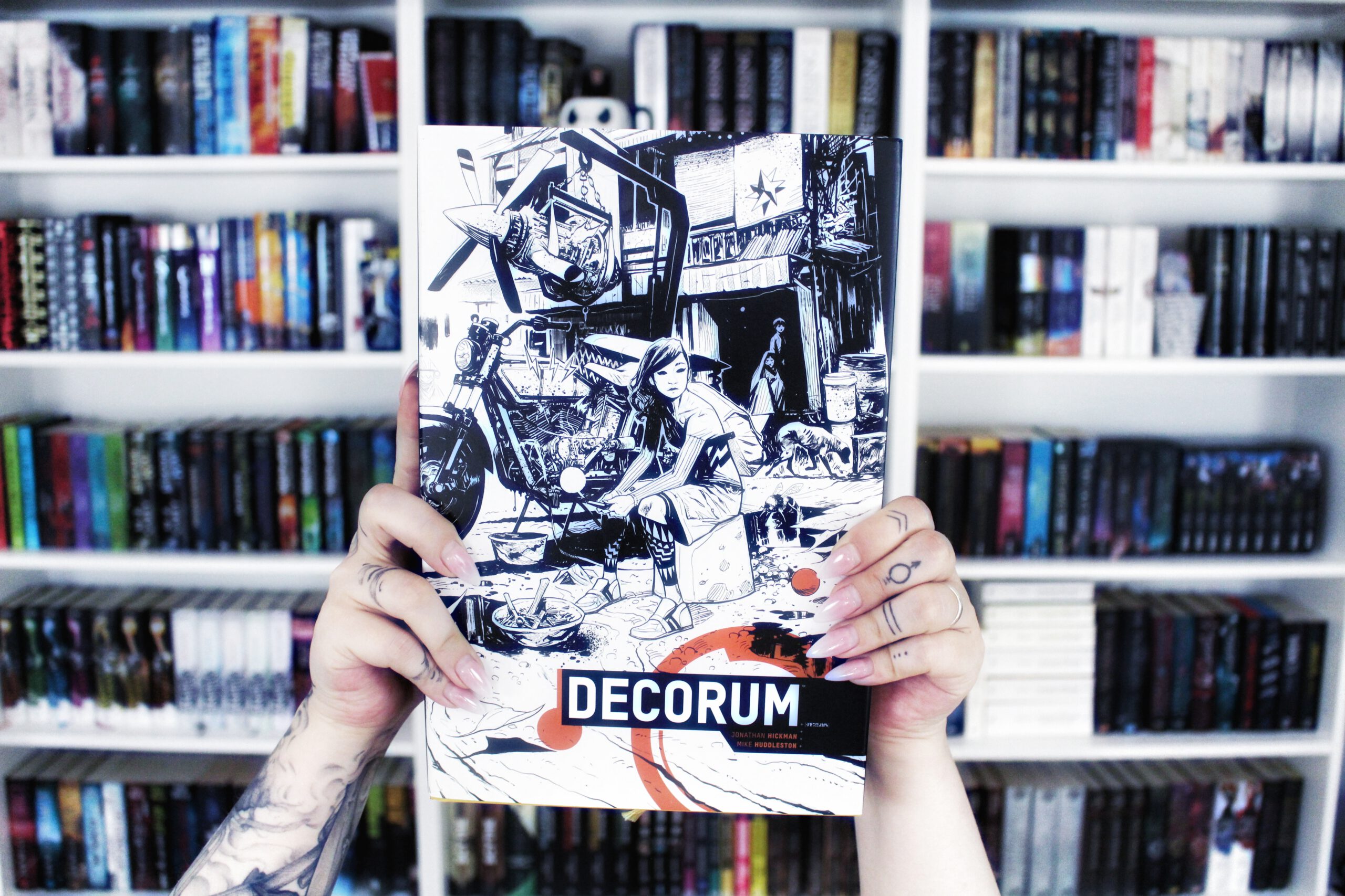 Rezension | Decorum