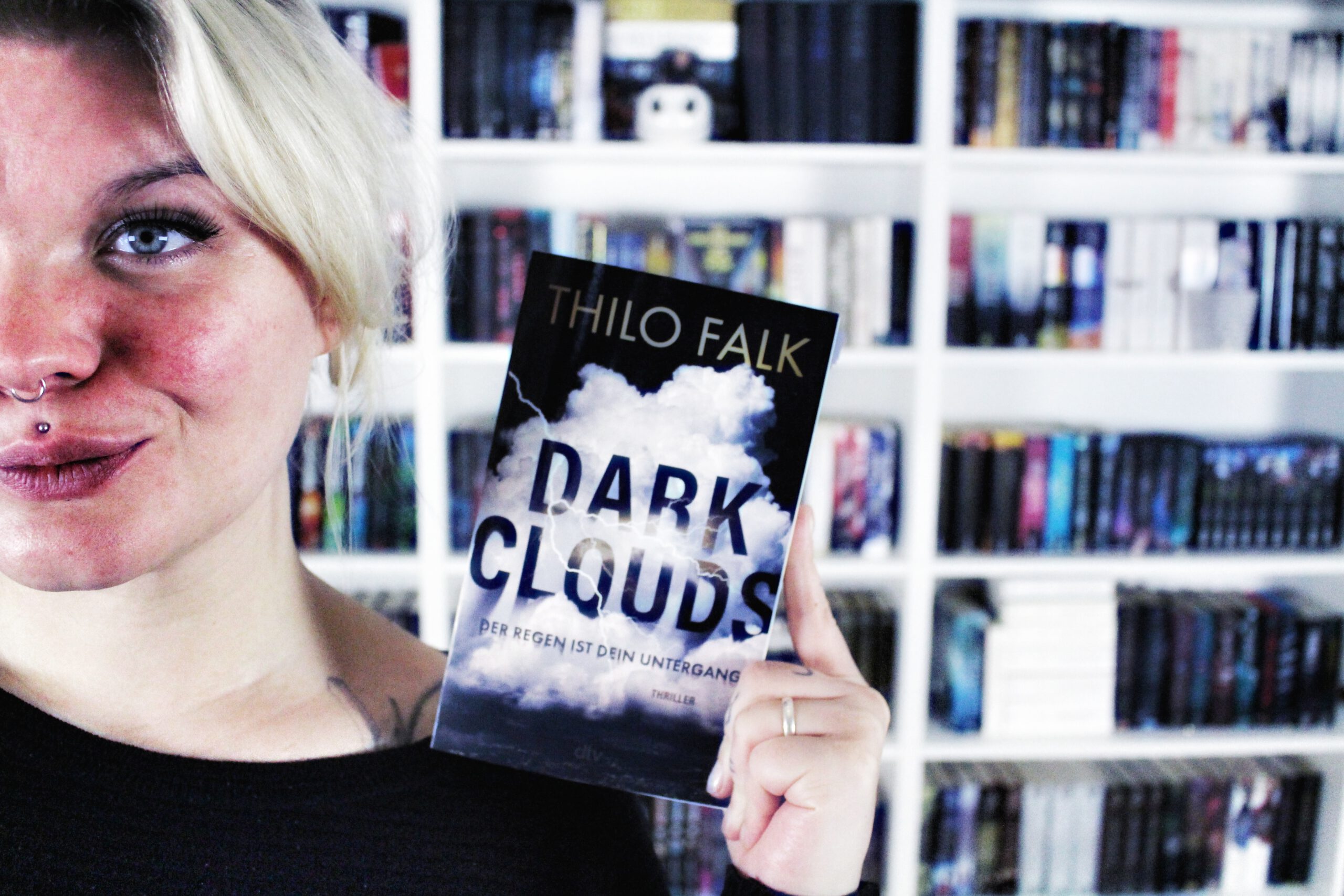 Rezension | Dark Clouds von Thilo Falk